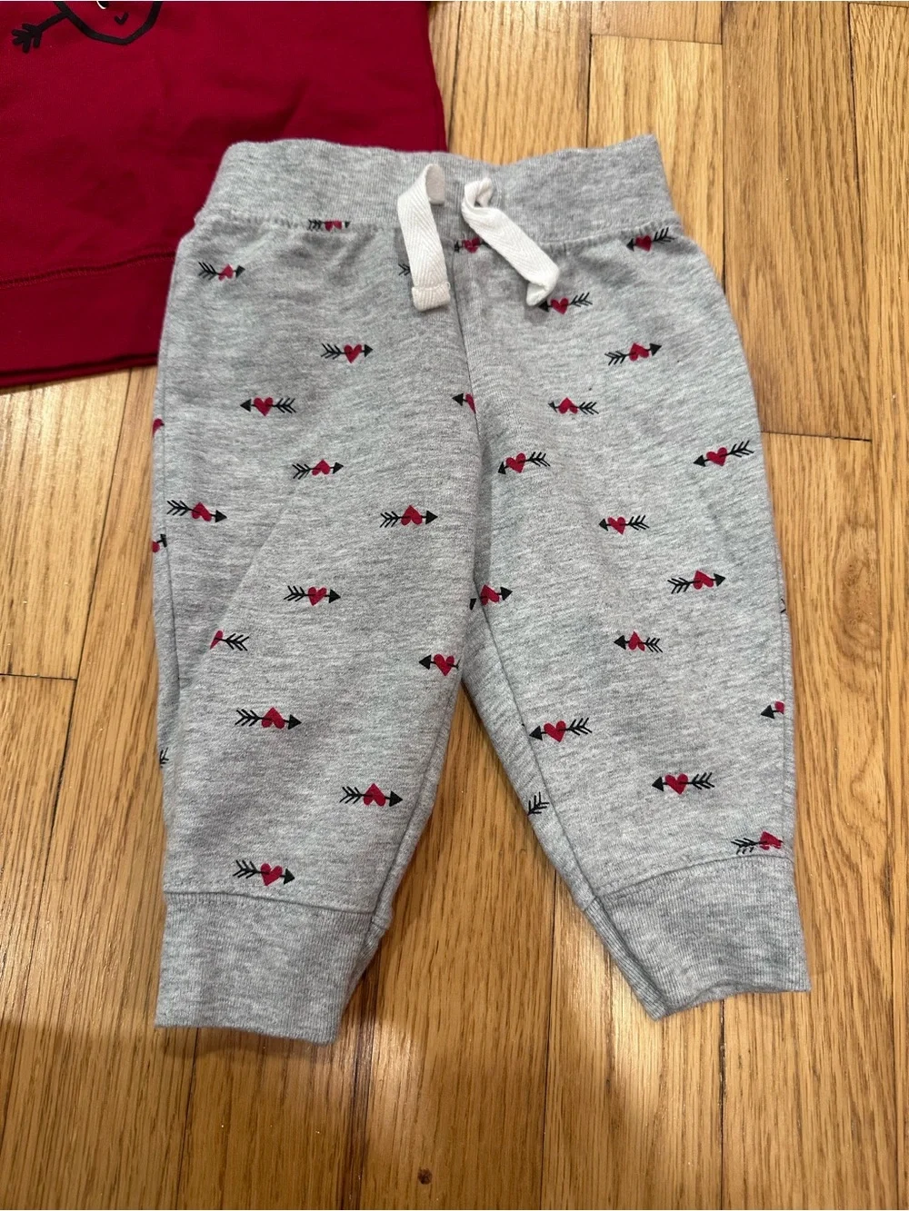 Carter's Red Sweatshirt & Gray Heart-Print Joggers Set 3-6 Months